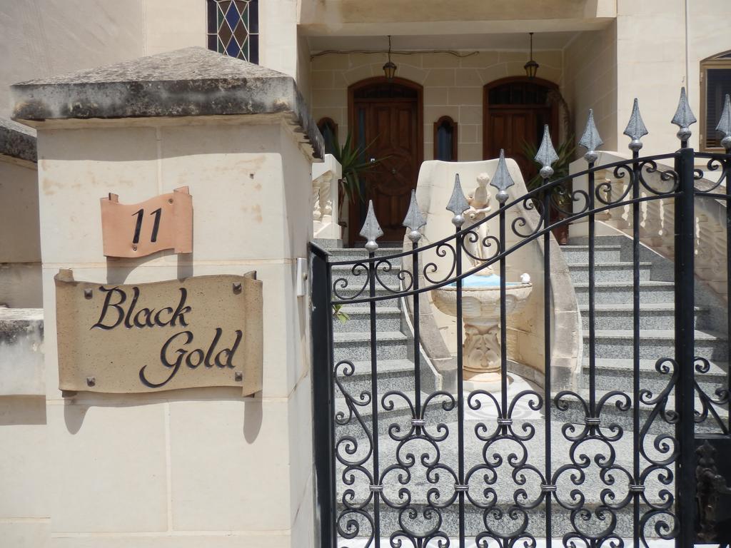 Black Gold Private Room Msida Exteriör bild